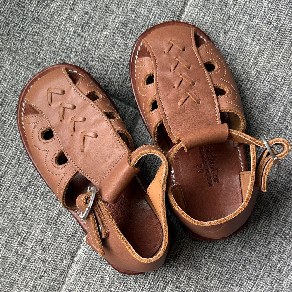 Adelisa and co flecha